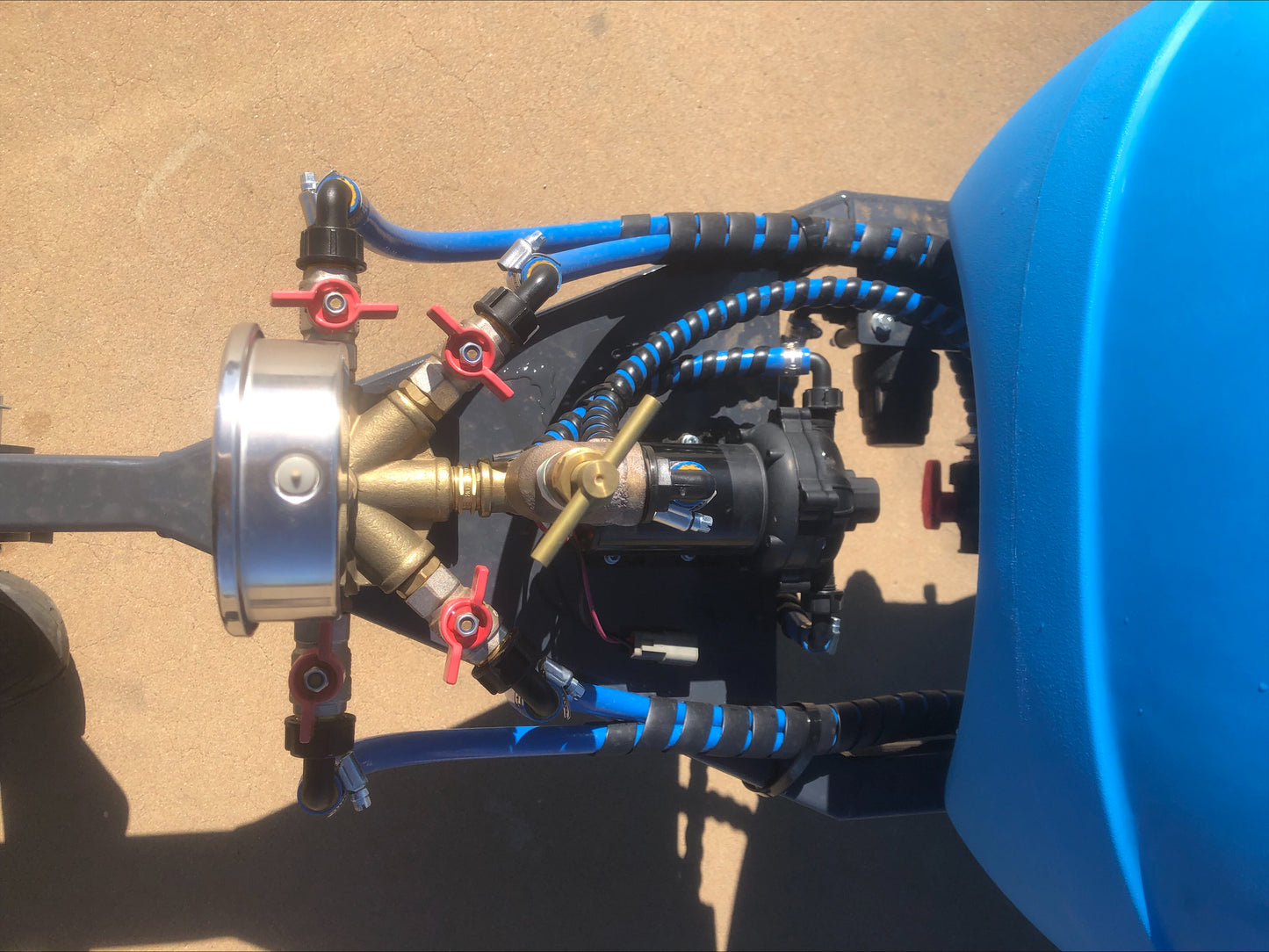 400L Weed Sprayer  with breakaway booms 12 volt.