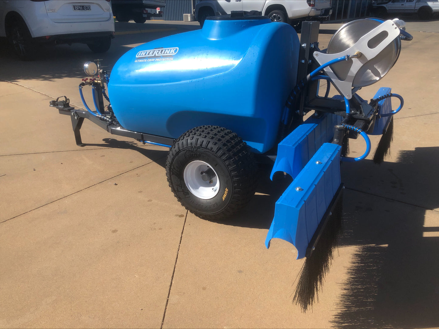 400L Weed Sprayer  with breakaway booms 12 volt.
